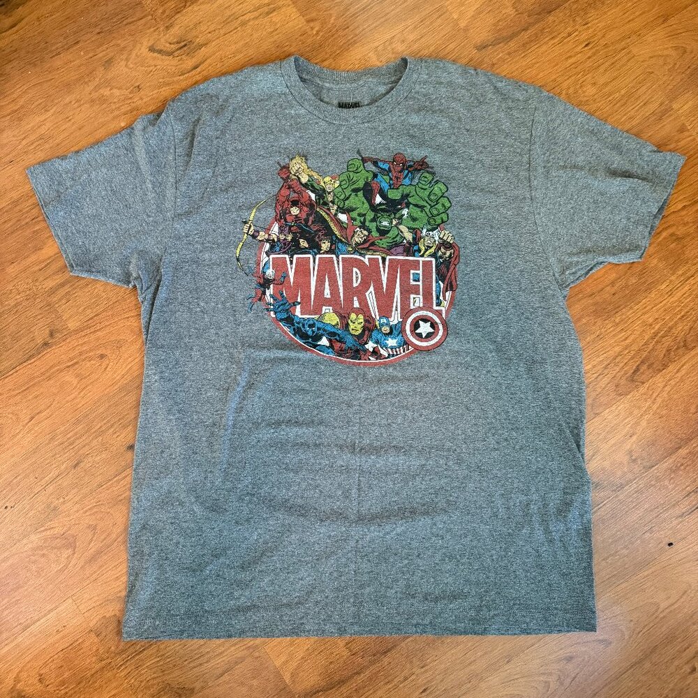 MARVEL AVENGERS TEAM SHORT SLEEVE T-SHIRT GRAPHIC MEN'S XL SUPERHEROES COMIC NEW